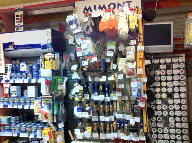 Alat i pribor — četke, rukavice, špatule